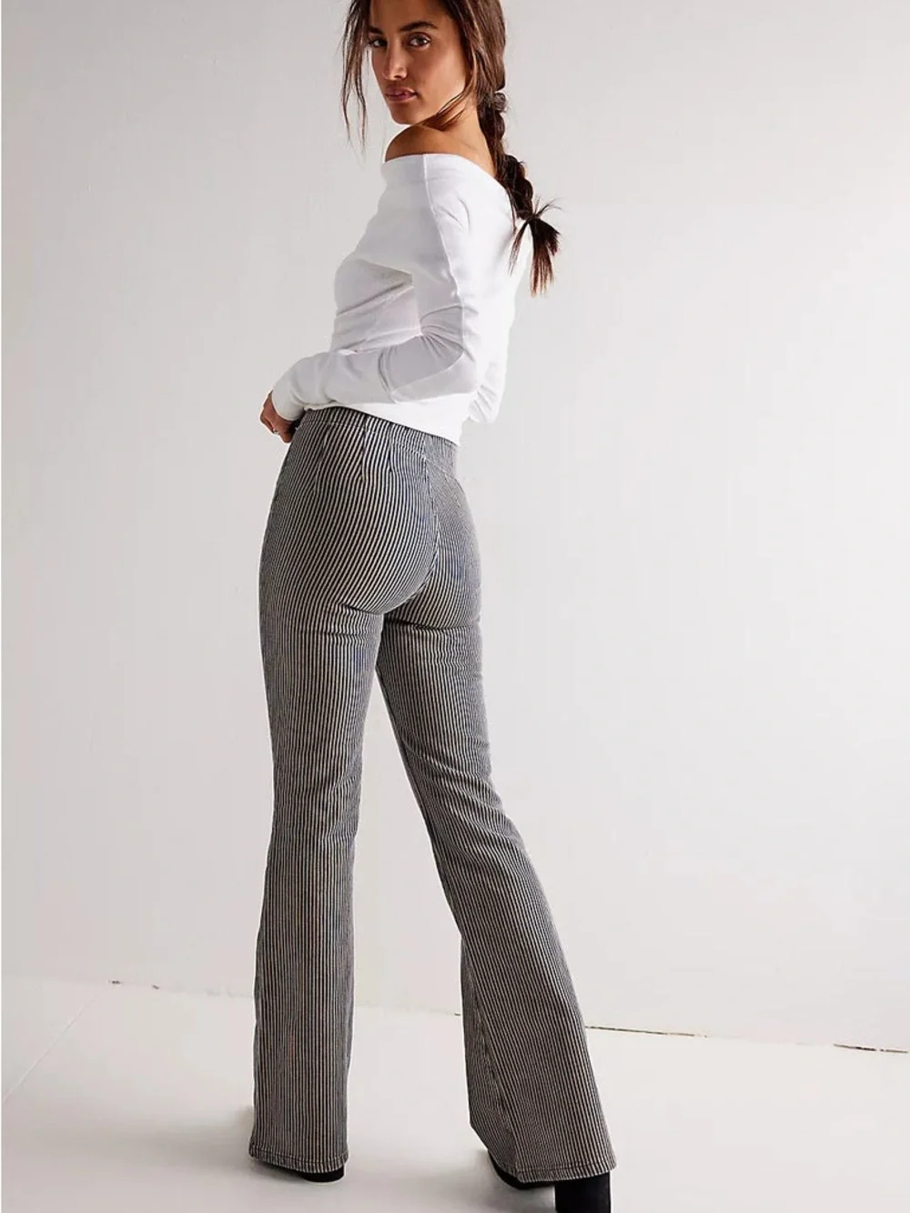 Free People Women’s Jayde Railroad Flare Jeans in Train Car Stripe. Size 26.